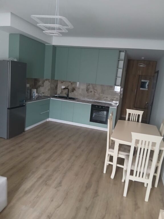 Jepet Me Qera Apartament 2+1+1 Ballkon