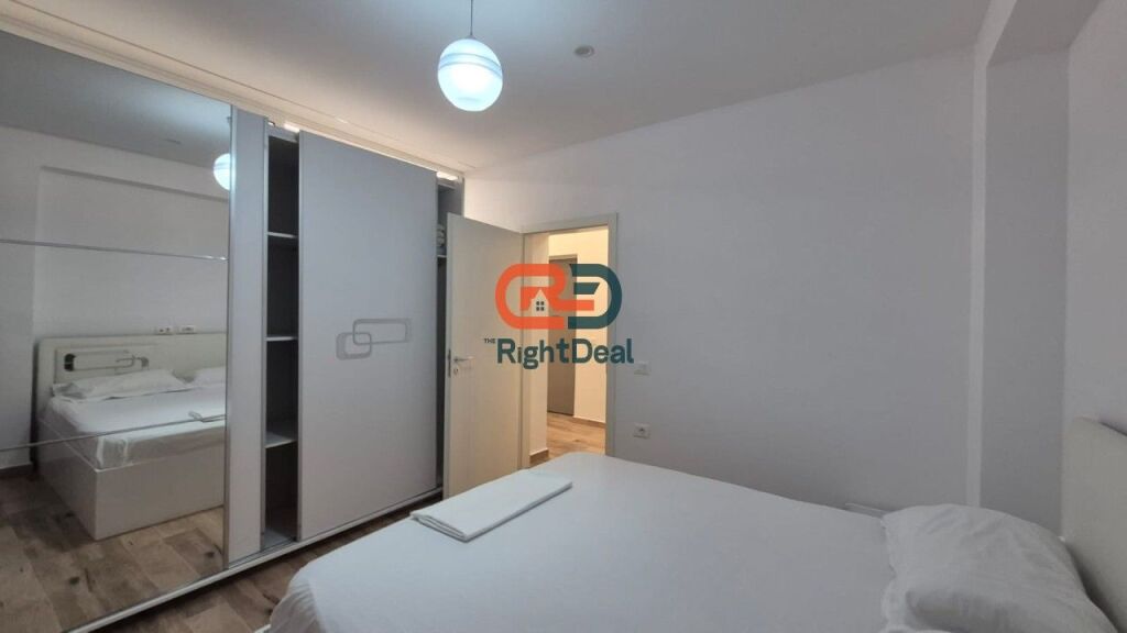 Tek Rr. Mine Peza, Shitet Apartament 1+1 I Rikonstruktuar Dhe Me Super Vendndodhje !!!!