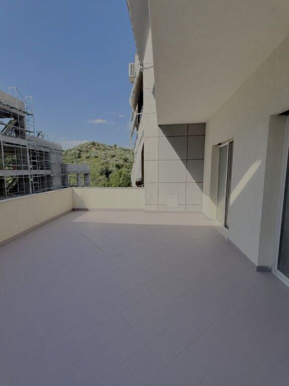 Apartament 3+1 me verande per shitje tek kompleksi mateo