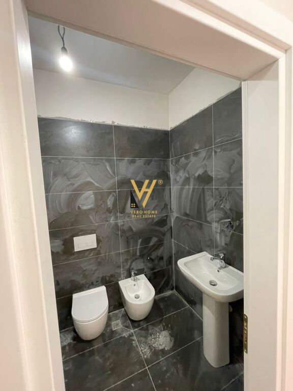 SHITET APARTAMENT 3+1+2+BLK TEK KOMUNA E PARISIT 375.000 EURO