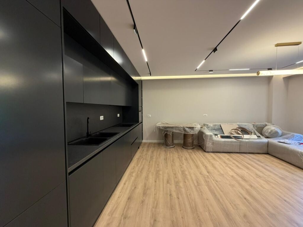 Apartament 2+1+Parking per qira tek Rruga Jordan Misja.