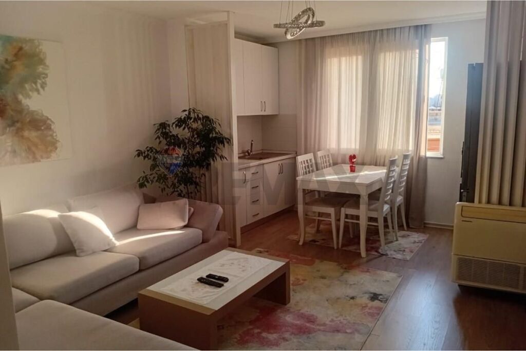 Shitet Apartament 2+1 ne Kinostudio