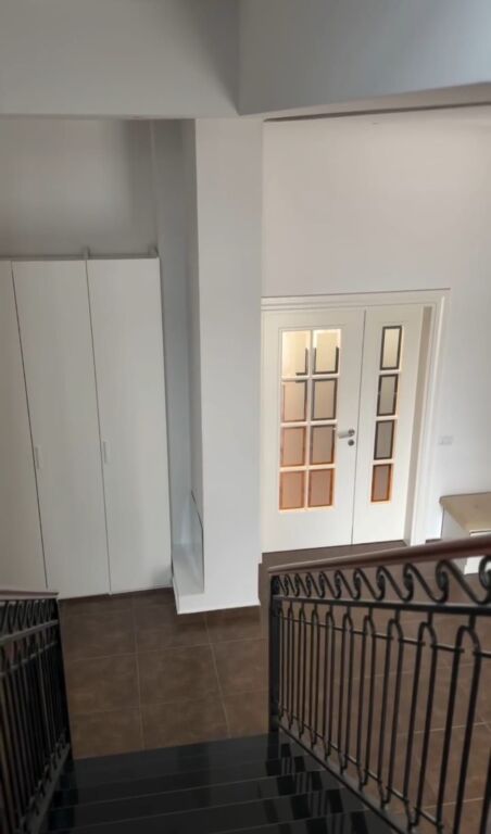 🏡 Vilë me Qira në Rolling Hills Residence