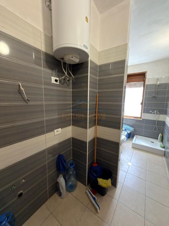 Shitet, Apartament 2+1, Fresk. DB68986