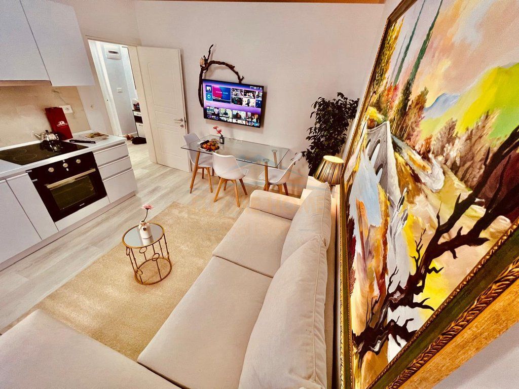 Shitet, Apartament 1+1, Blloku. BLL69285