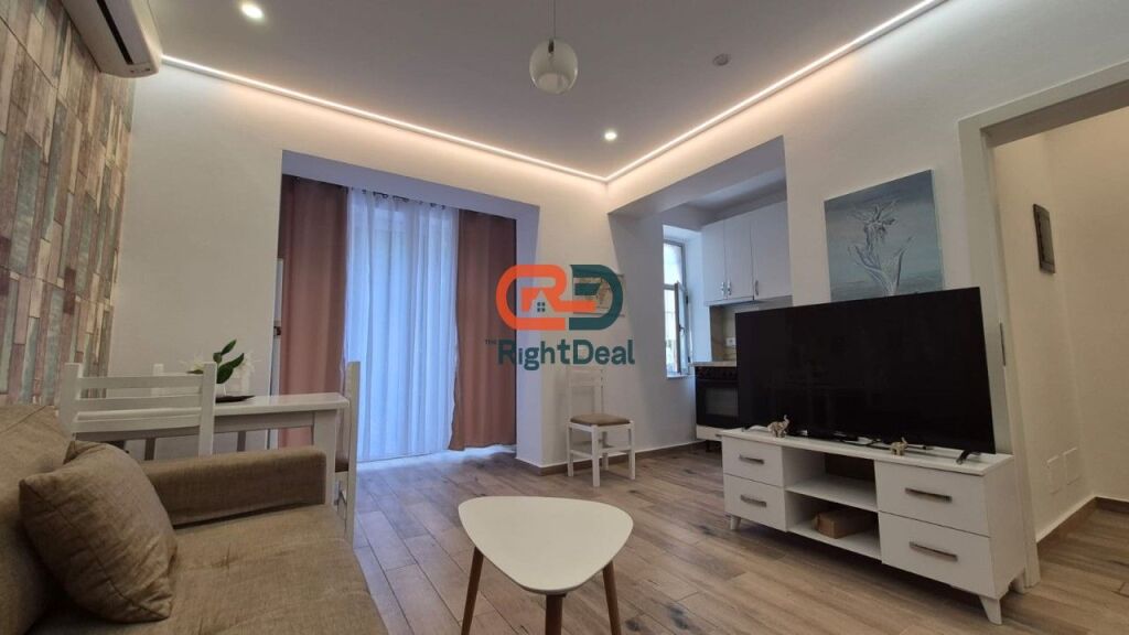 Tek Rr. Mine Peza, Shitet Apartament 1+1 I Rikonstruktuar Dhe Me Super Vendndodhje !!!!