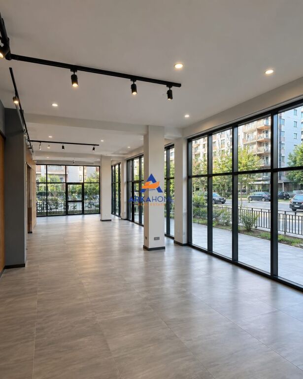 AFFITTASI UNITÀ COMMERCIALE 280M2 "VIA EGNATIA" 6.160 EURO (22 EURO/M2)