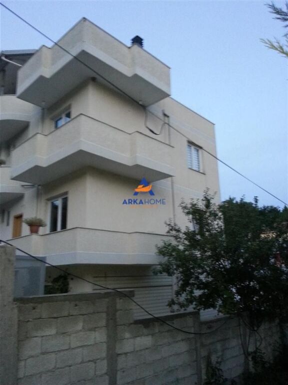SHITET VILË 3 KATËSHE + PAPAFINGO "SELITË, PRANË KODRËS SË DIELLIT" 350.000 EURO