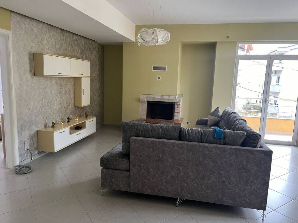 Apartament 2+1+2 me qira – pranë Spitalit Shefqet Ndroqi !