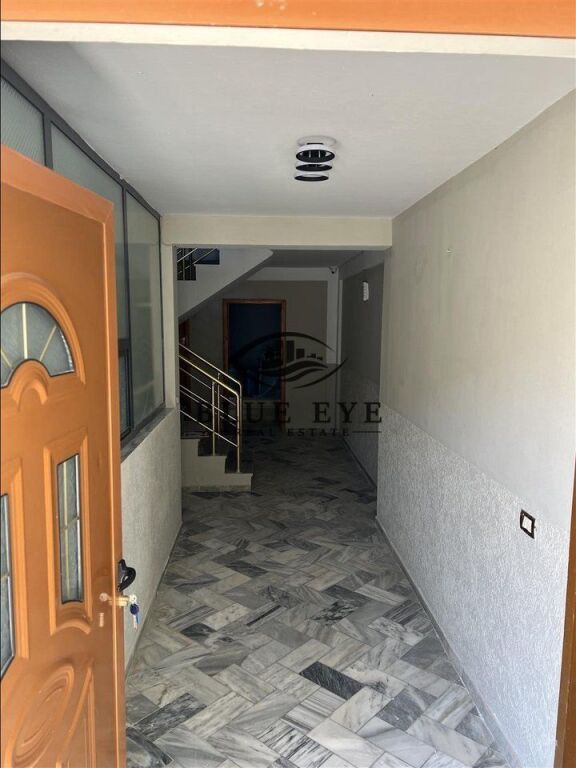 Objekt per shitje me 10 Garsoniere dhe Apartament 3+1, Kavaje!