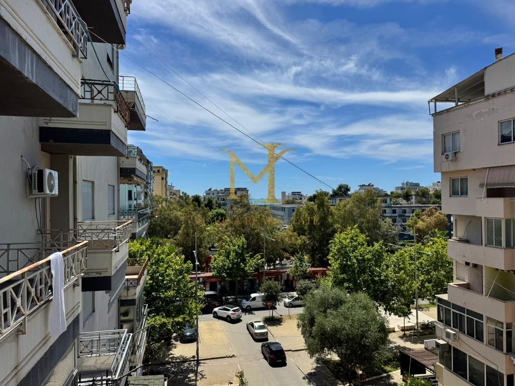 Vendesi in vendita appartamento 1+1 Plazh Iliria, Durres