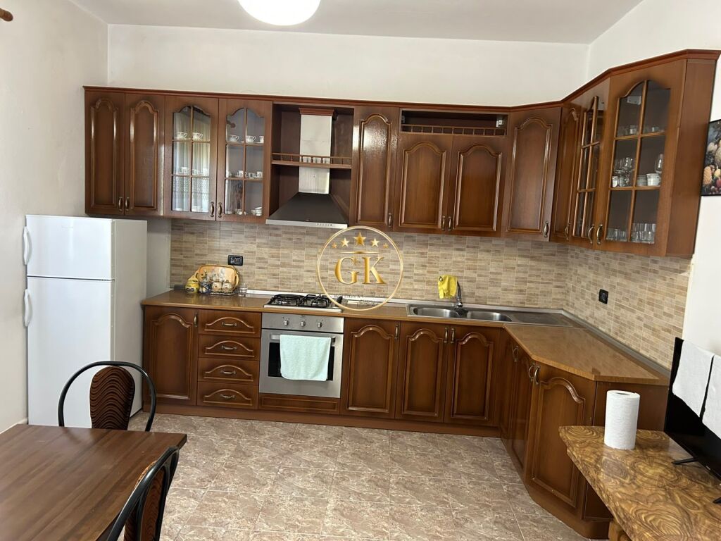 🏢✨ VILLA SU TRE PIANI IN VENDITA NELLA ZONA DI SHIJAK ✨🏢
