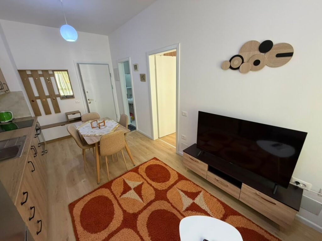Appartamento 1+1 in affitto  📍 Indirizzo: Ali Demi, Complesso Kadiu 🏢💰 Prezzo: 40.000 lek/mese  