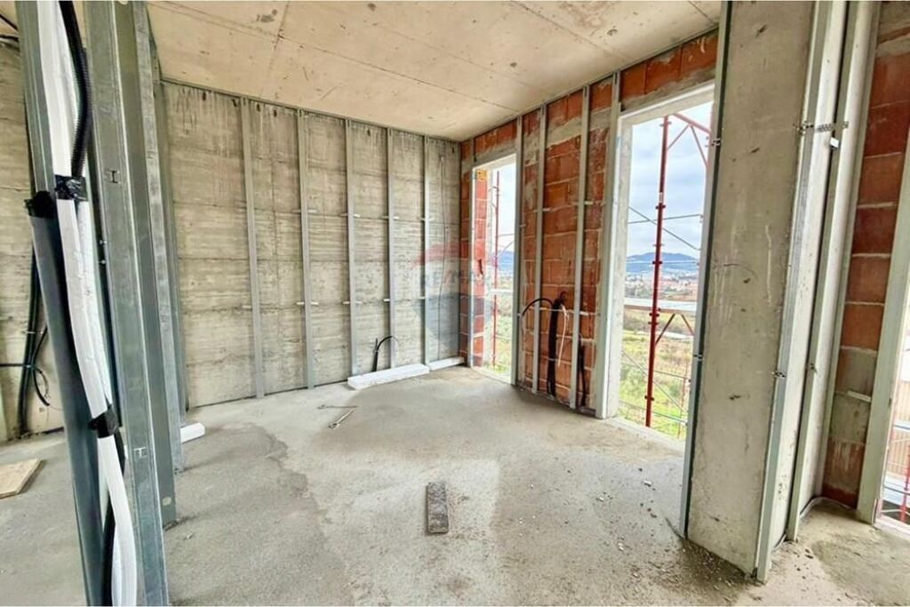 Apartament  1+1 per shitje ne Fark