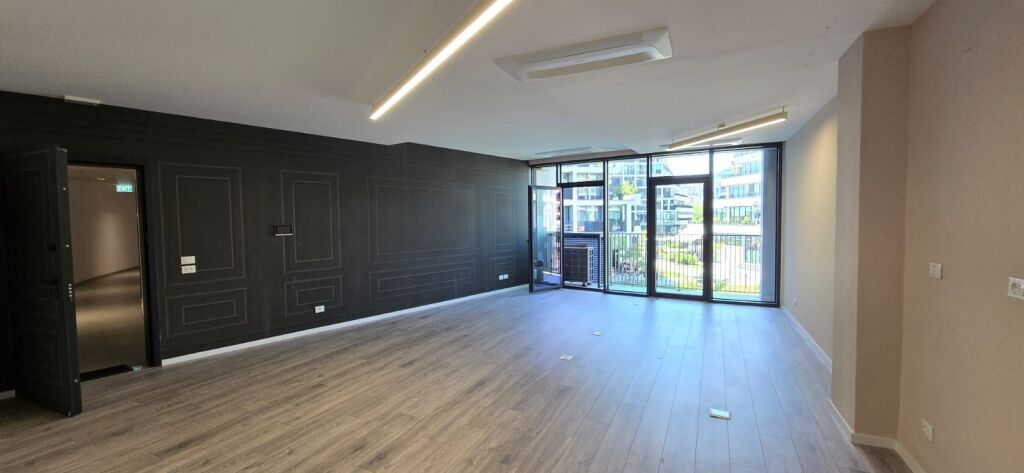 Ufficio in affitto presso Lake View Residences