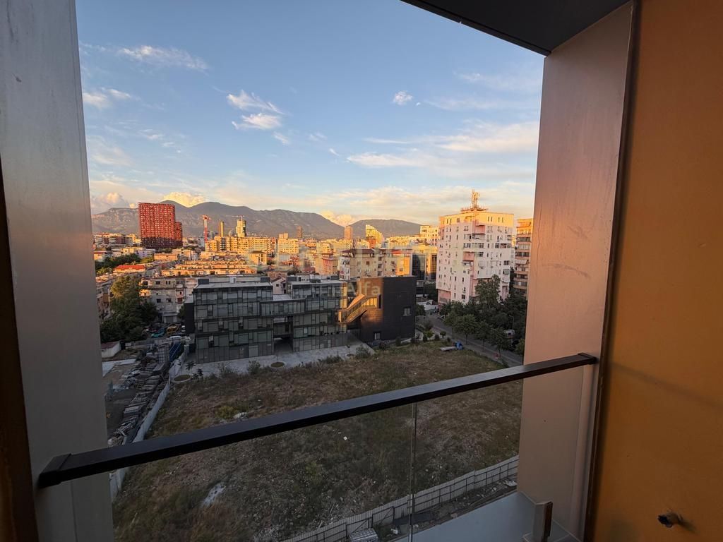 LOCALE VUOTO DI 57m² IN AFFITTO - PRESSO SQUARE 21