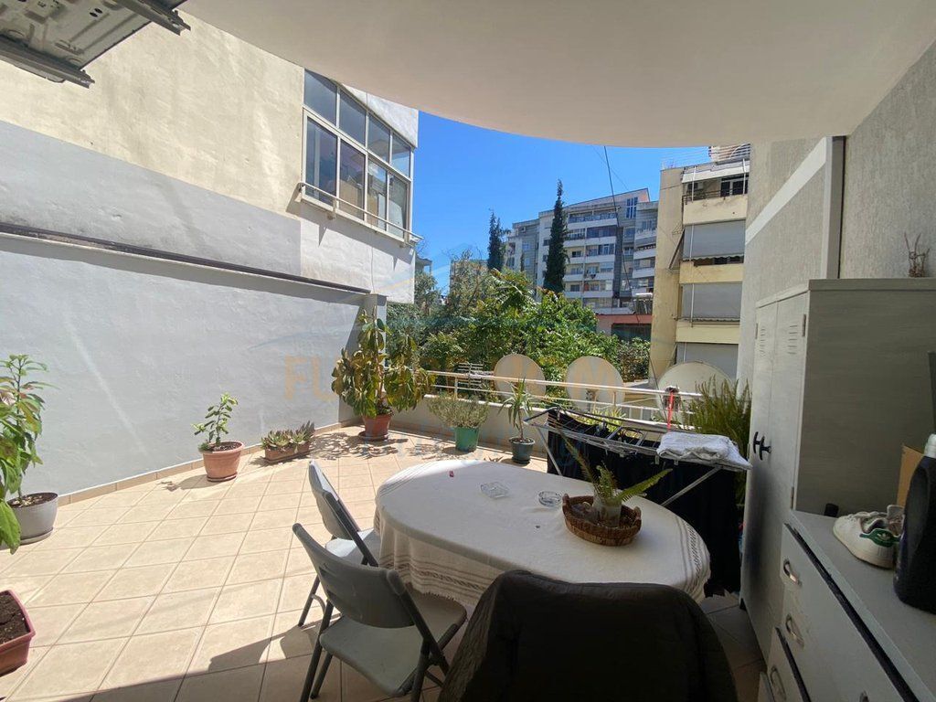 Shitet 2+1+Verandë (I konvertuar), Fresku. AL68536