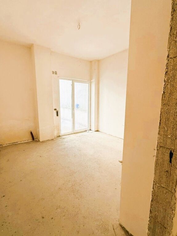 Apartament 3+1 me verande per shitje tek kompleksi mateo