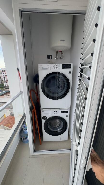 🏡 Jepet me Qera Apartament 1+1 + Post Parkimi (Erli Porcelan)