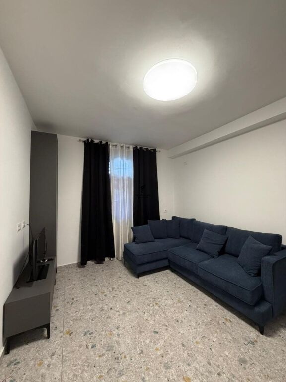 APPARTAMENTO IN AFFITTO 1+1 STAZIONE DEL TRENO 45.000 LEKE FH-80171