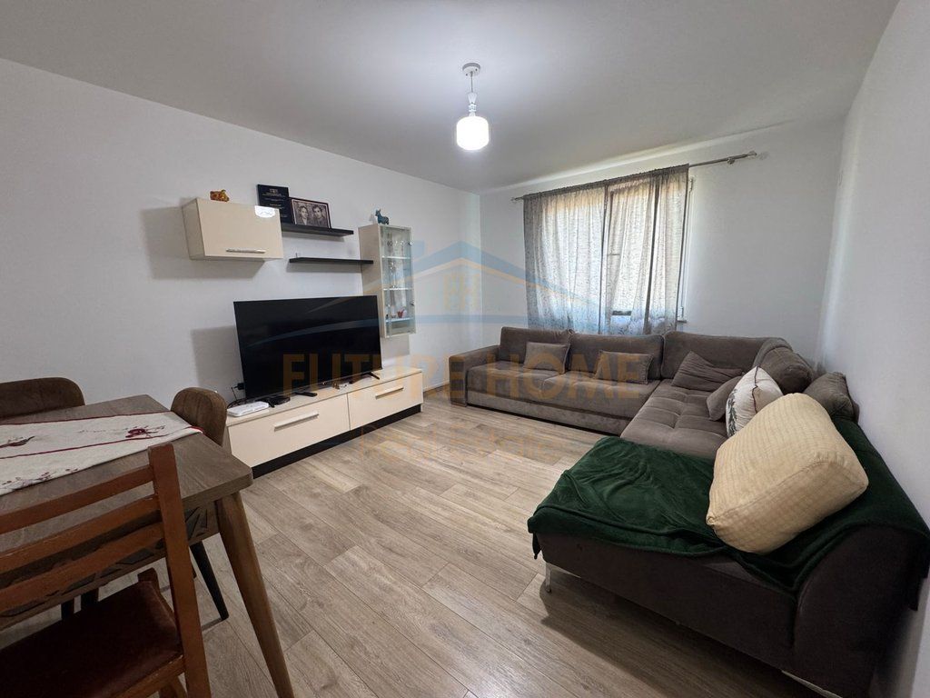 Shitet, Apartament 1+1, Bulevardi Bajram Curri.