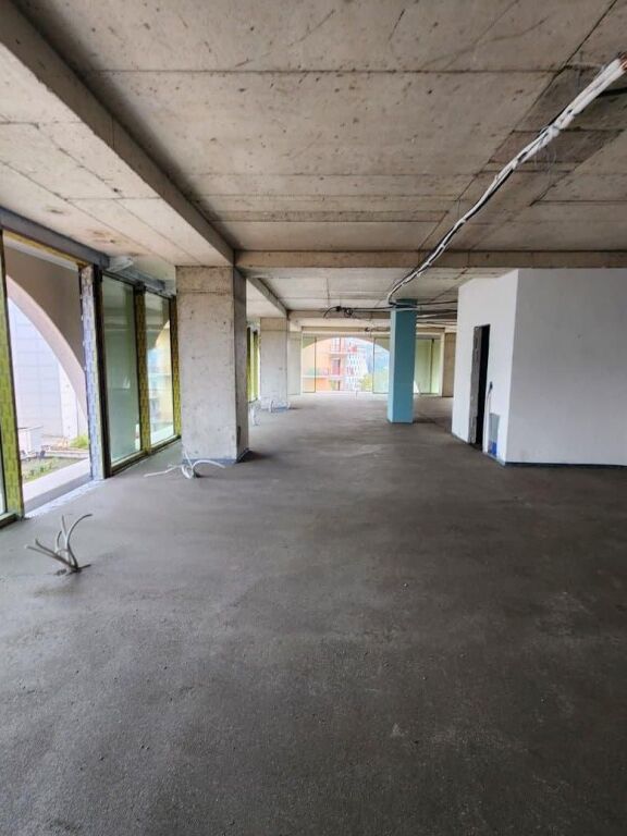 🏢 ZYRË ELITARE ME QIRA – QENDRA E TIRANËS 📍 Sheshi Skënderbej | zona e Sahatit | Book Building