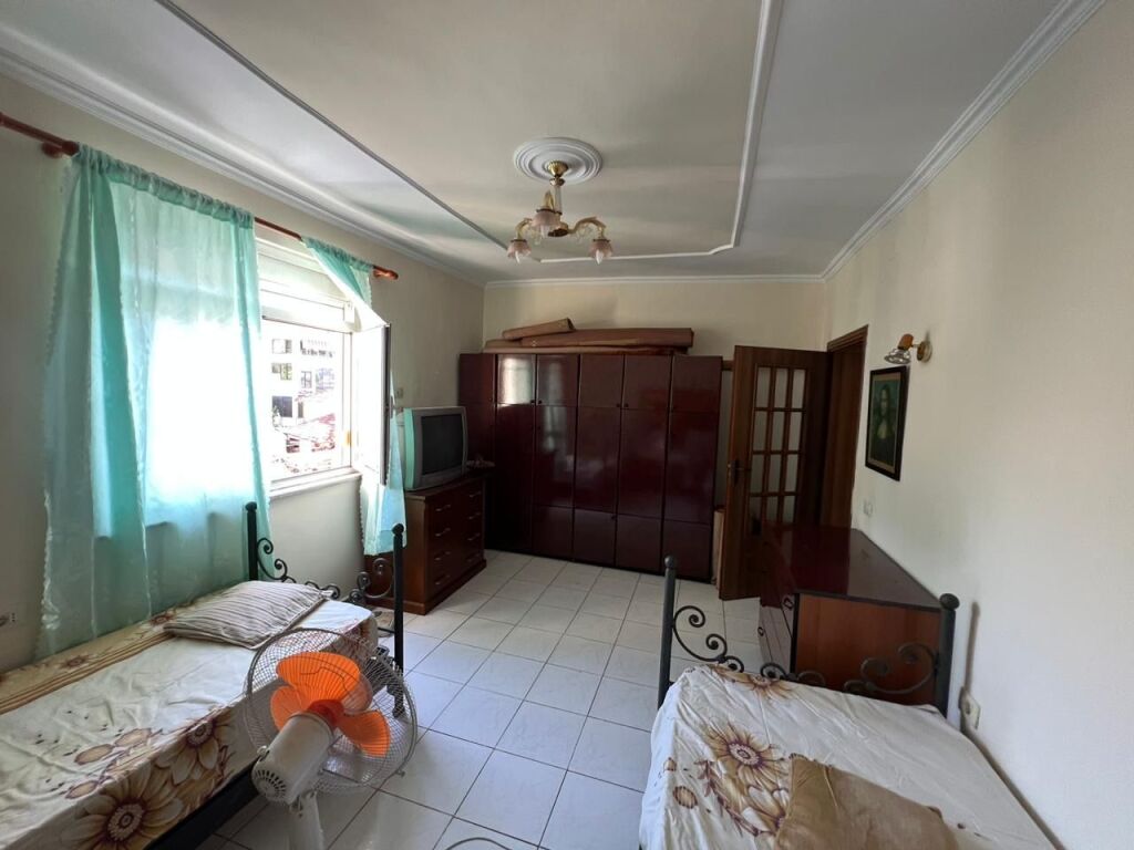 📣 RENT Apartment 1+1 📍 Medreseja 🛣️ "Dibres" Street ✨   🏢 Existing Building  🪜 3rd Floor (No Elevator)  🛋️ Furnished   💶 Price 450 euro non-negotiable