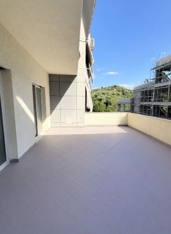 SHITET APARTAMENT 3+1 ME VERANDA – KOMPLEKSI MATEO, KOPSHTI ZOOLOGJIK
