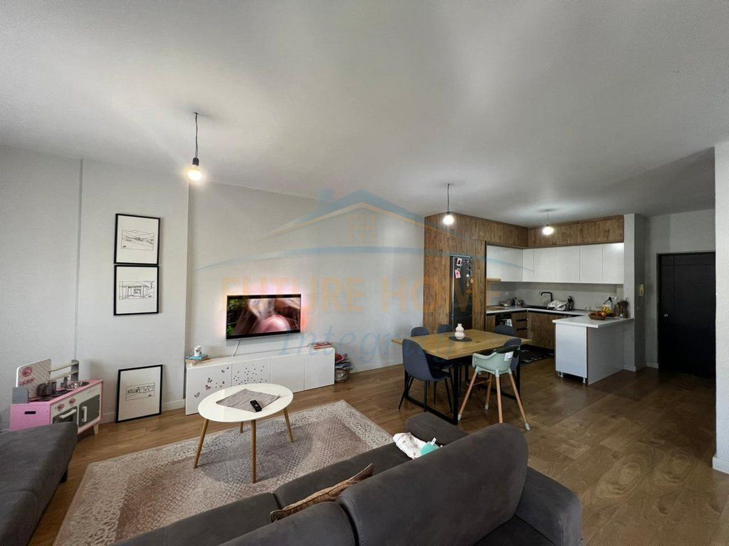 Shitet, Apartament 2+1, Yzberisht. AL69164