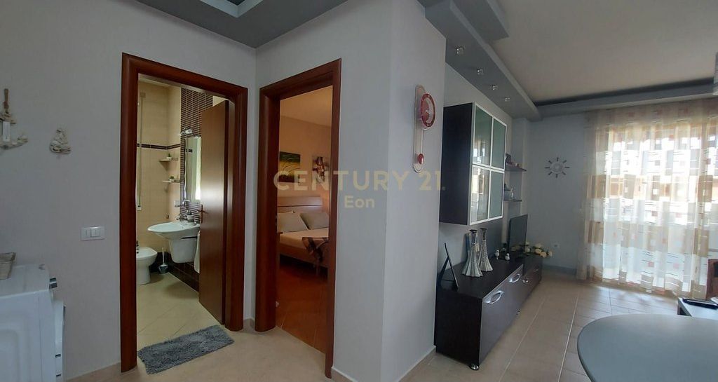Esclusivo! Vendesi Appartamento 1+1 sulla Prima Linea del Mare – Shkëmbi i Kavajës, Durres!