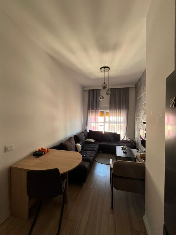 🏡 Apartment 1+1 + Parking Spot for Rent – 📍 Ali Demi Mangalem 21💰 Price: 50,000 Lek/Month
