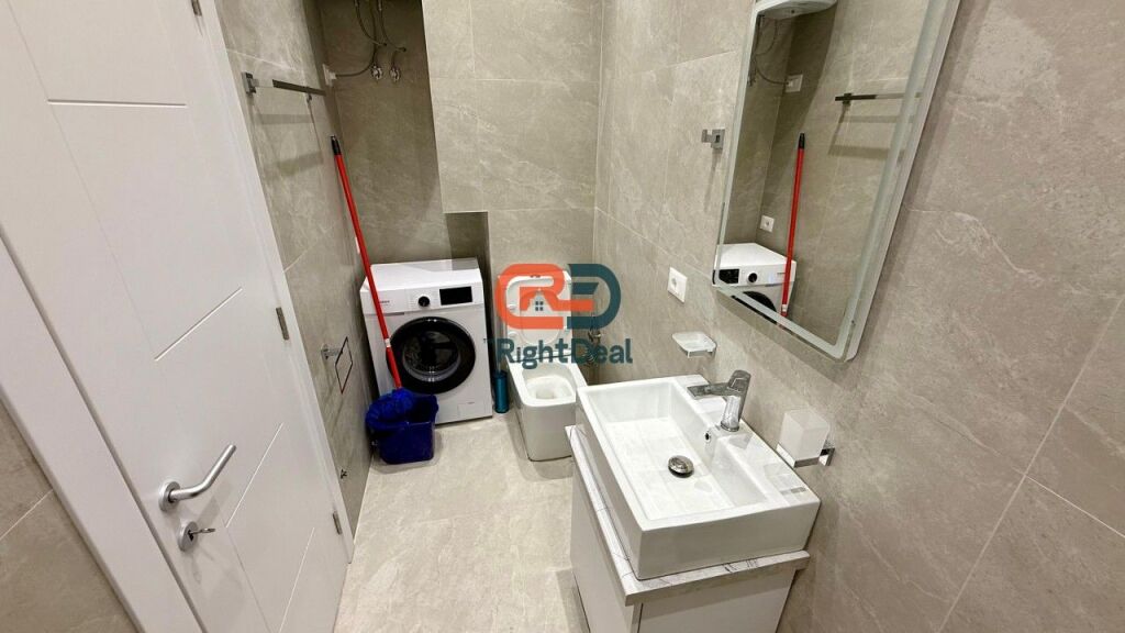 Tek Myslym Shyri, Shitet Apartament 2+1, I Investuar Totalisht Dhe Me Pamje Spektakolare!!!