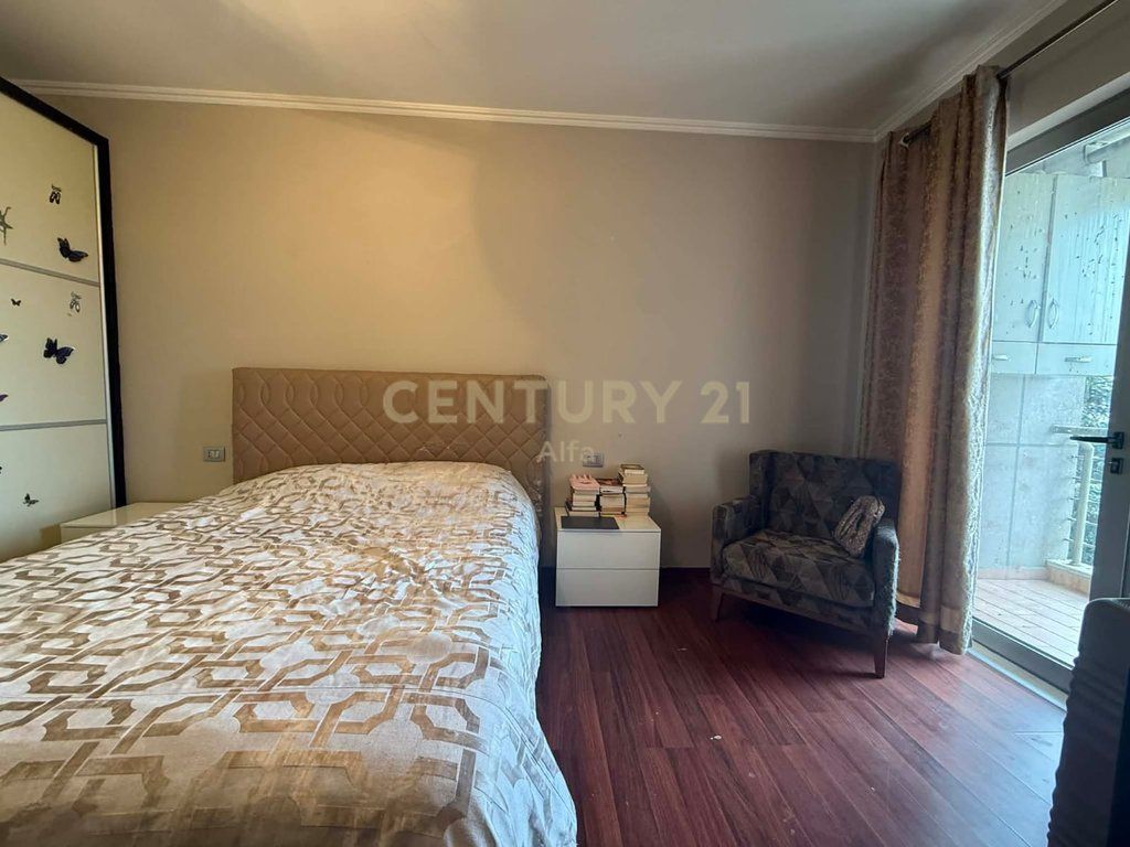SHITET APARTAMENT 2+1+1 NE ZONEN E OXHAKUT
