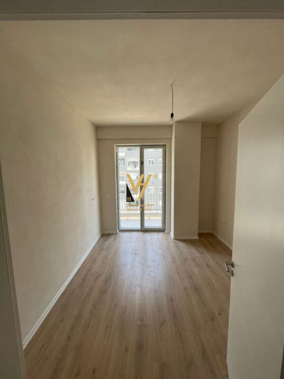 SHITET APARTAMENT 3+1+2+BLK TEK KOMUNA E PARISIT 375.000 EURO