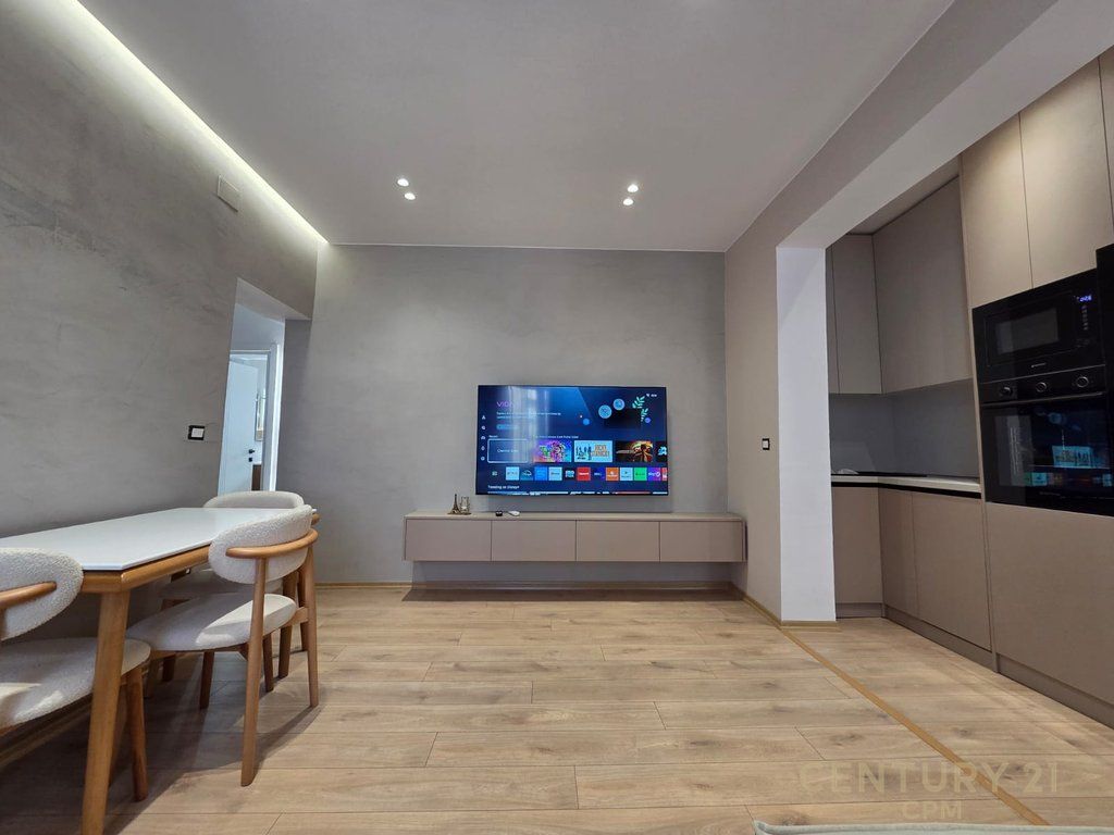 2+1 Apartment for Rent on Barrikadave Street, Tirana - 890€ | 53 m² 890 € /Month