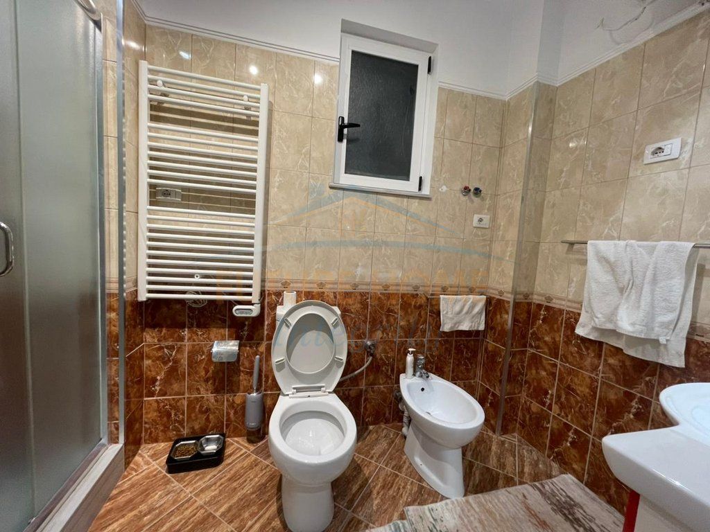 Shitet, Apartament 3+1+2, Fresk. AL68612