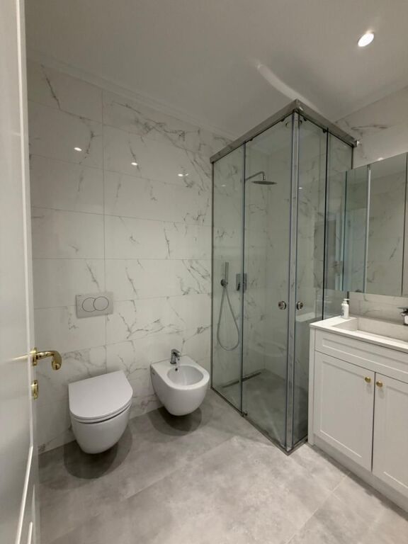 🏙️ Shitet Apartament Luksoz 2+1+2 – Downtown One, Tiranë