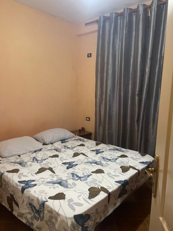 🏡 Jepet me qira apartament 1+1 📍 Misto Mame, Rruga Thoma Koxhaj  💶 Çmimi: 38.000 lekë/muaj