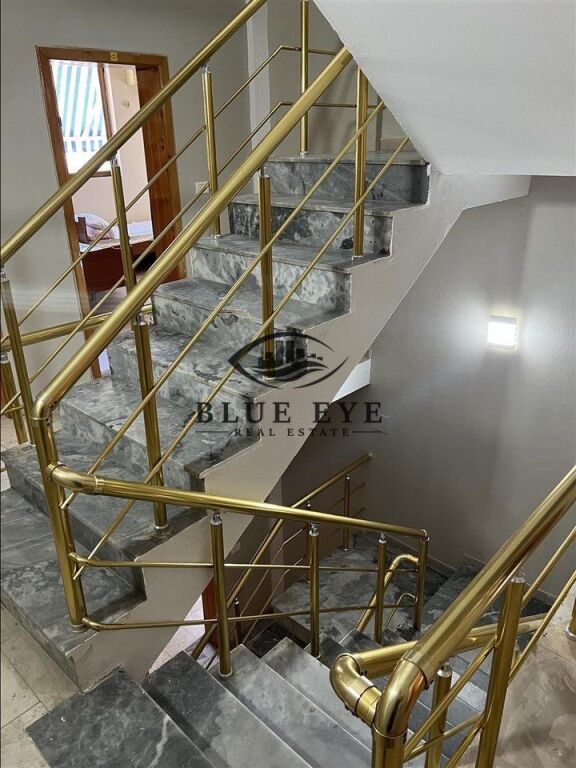 Objekt per shitje me 10 Garsoniere dhe Apartament 3+1, Kavaje!