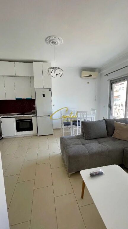 APARTAMENT ME QIRA 1+1 MYSLYM SHYRI 800 EURO