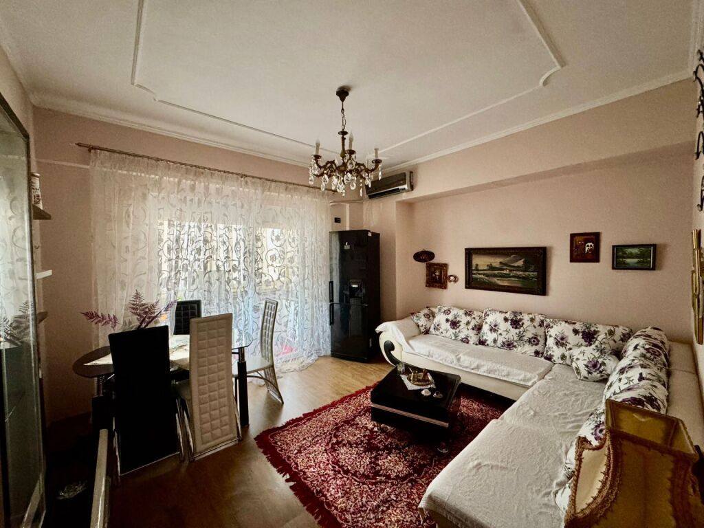 Apartament 2+1 me qera Rraop Hekali