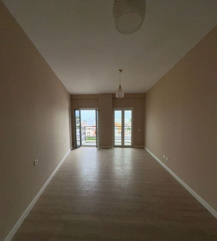 📌 Shitet Apartament 1+1 – Porta Tirana e Re