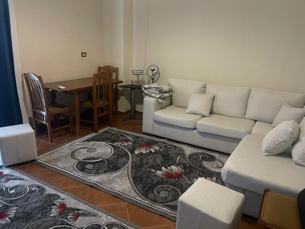 🏡 Jepet me qira apartament 1+1 📍 Misto Mame, Rruga Thoma Koxhaj  💶 Çmimi: 38.000 lekë/muaj