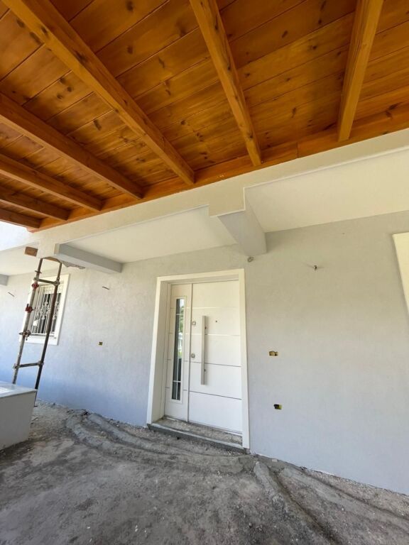 Villa su due piani in vendita a Durazzo, ex fabbrica di mattoni