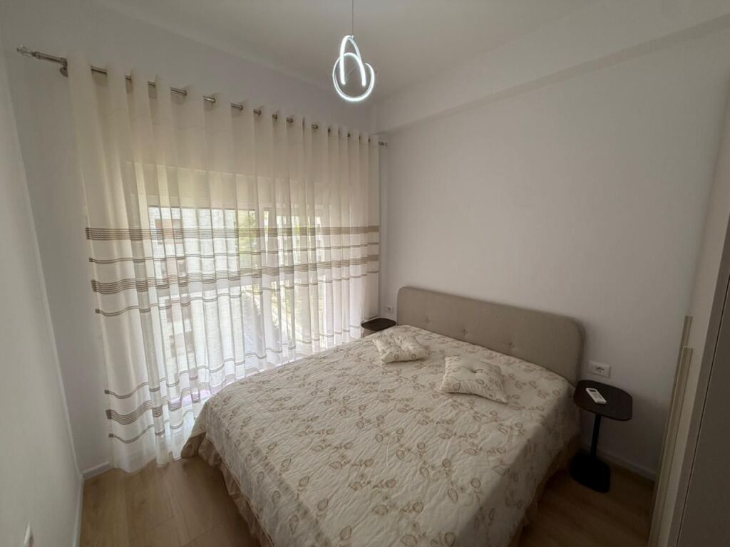 📣 QERA SUPER Apartament 1+1 📍 Kompleksi Kadiu, Ali Dem 🛣️ Rruga “Pasho Hysa” ✨💶 Cmimi 40.000 leke (i Diskutueshem)