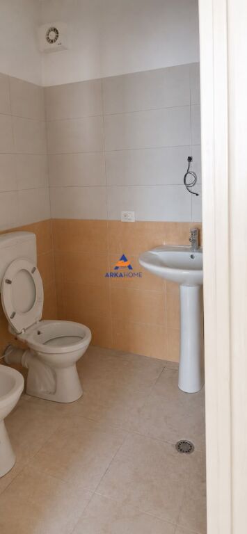 SHITET APARTAMENT 2+1+VERANDË "ASTIR , PALLATET FRATARI" 170.000 EURO