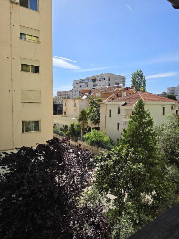 ● For Rent: OFFICE 197 m² with 2 🚾📍DON BOSCO (Opposite the Catholic Church) ⛪️ 2nd Floor, Divided into 7 Workspaces + Storage | Price: 800€ NET/Month 🔥