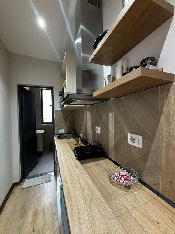 MONOLOCALE MODERNO IN VENDITA – VICINO AL BLOK