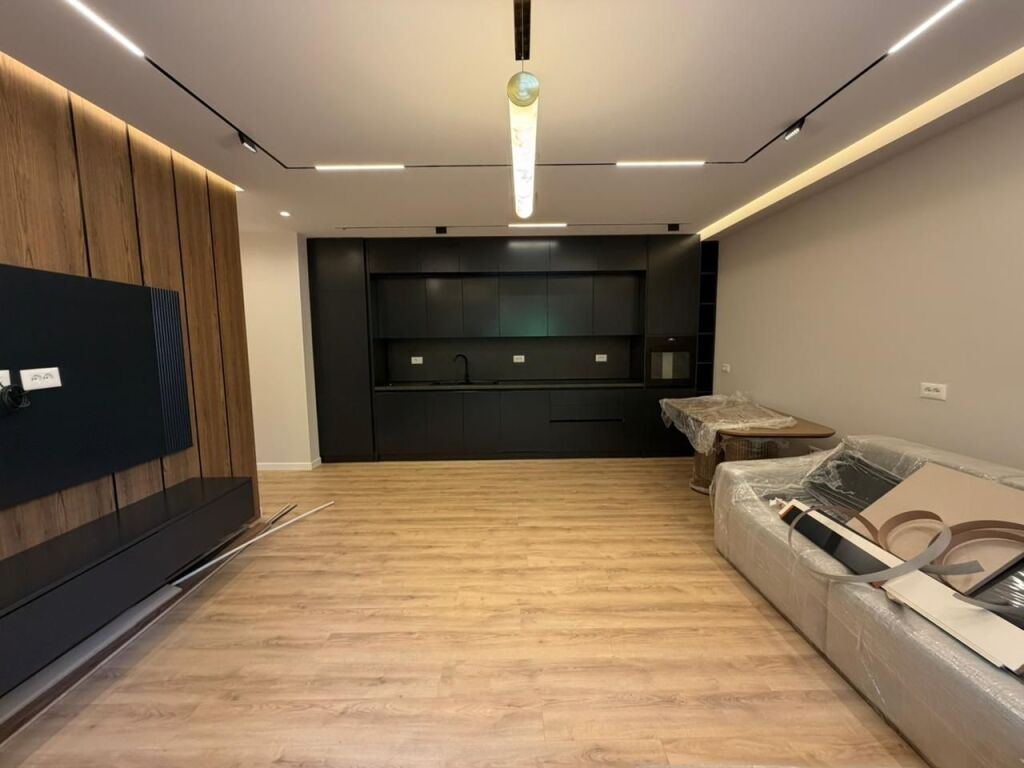 Apartament 2+1+Parking per qira tek Rruga Jordan Misja.