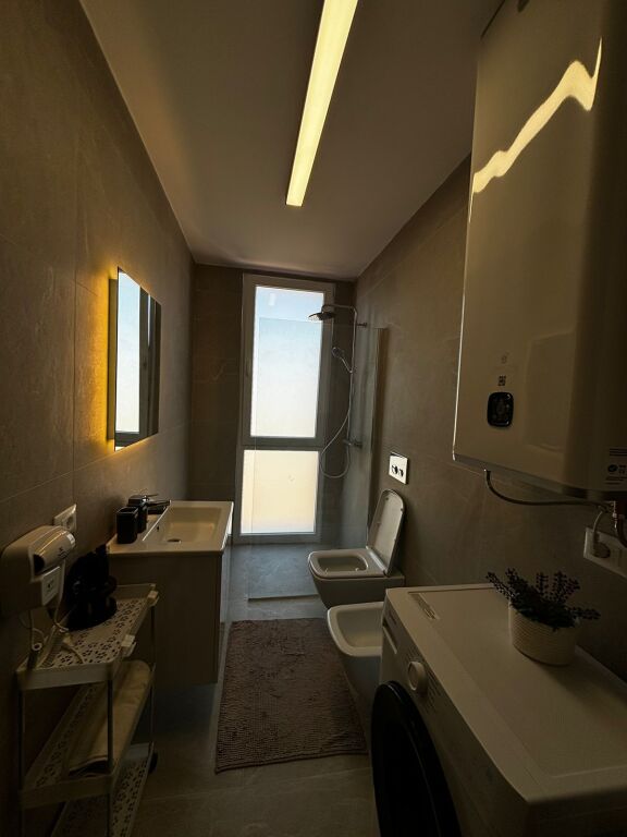 🔑 Affittasi Appartamento 1+1 – Jordan Misja📍 Vicino alla Stazione Ferroviaria, Via Vjosa